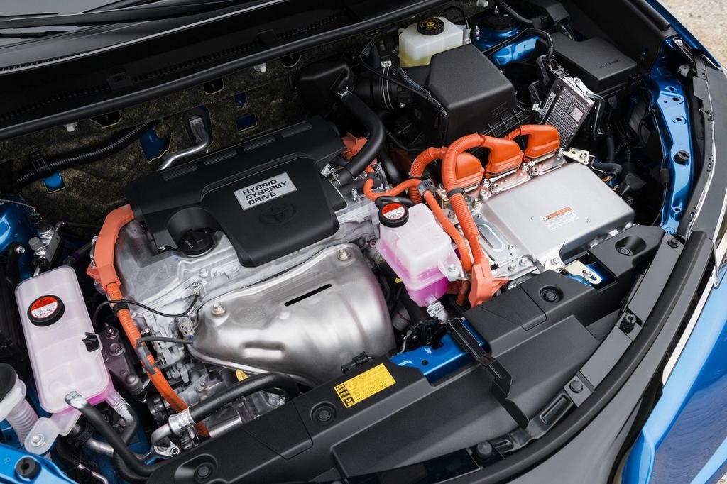Toyota RAV4 Hybrid în service